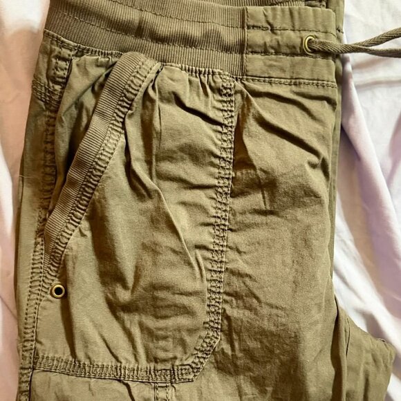 TWO pairs Caffe Marrakesh Cargo Capri Pants -1 Black & 1 Brownish Green SIZE 6 - Picture 3 of 12